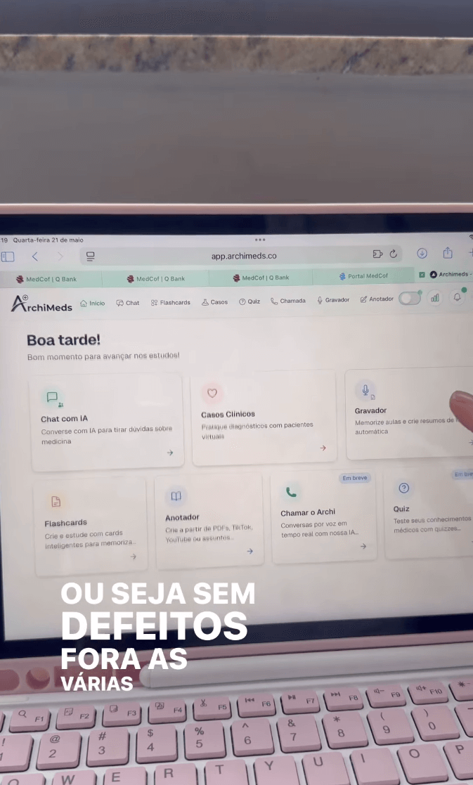 Depoimento em vídeo de user - estudante de medicina usando ArchiMeds no Instagram