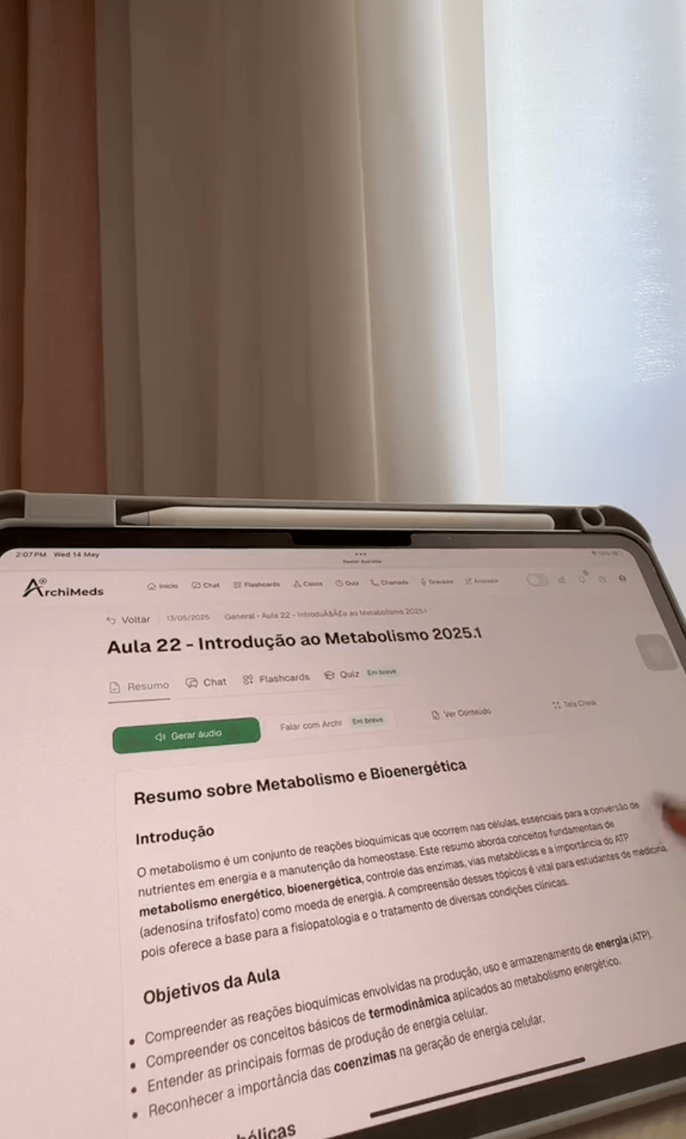 Depoimento em vídeo de gii.maschietto - estudante de medicina usando ArchiMeds no TikTok